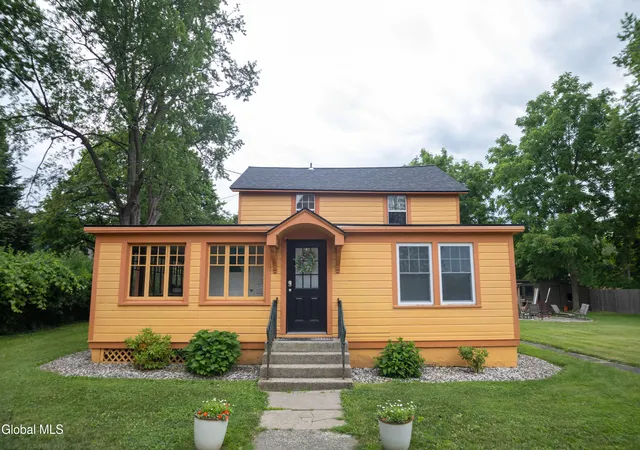 Homes for sale in Troy, NY | 338 Riverbend Rd, Troy, NY 12182 | MLS# 202620893
