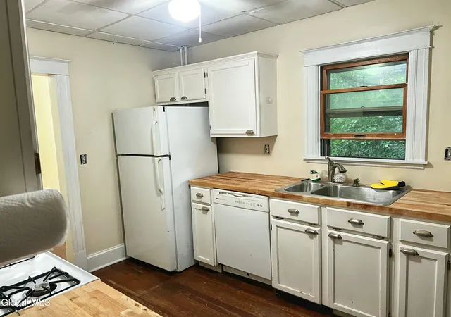 Homes for sale in Troy, NY | 14 Bleeker Ave, Troy, NY 12180 | MLS# 202620928