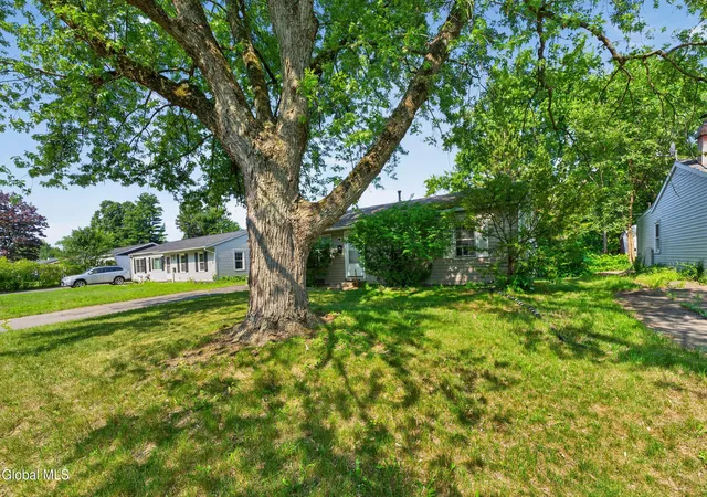 4th image of 22 Mildred Ln, Colonie, NY 12110 | MLS# 202620754