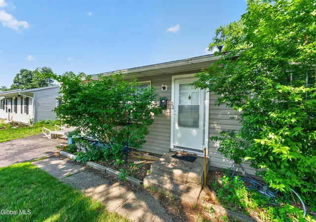 5th image of 22 Mildred Ln, Colonie, NY 12110 | MLS# 202620754