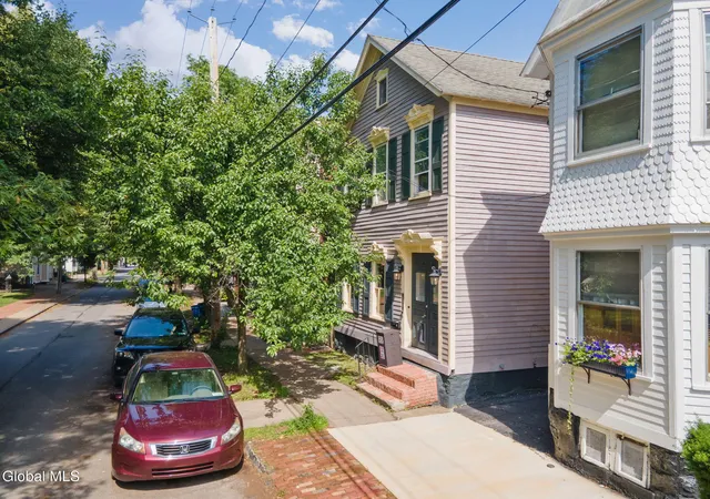 Photo 2 of Sale Pending at 134 Front St, Schenectady, NY 12305 | MLS# 202620728 | Listing updated on 2026-09-14