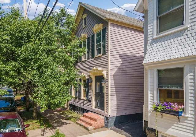 Photo 4 of Sale Pending at 134 Front St, Schenectady, NY 12305 | MLS# 202620728 | Listing updated on 2026-09-14