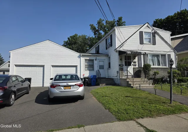 2nd image of 40 Frost Pl, Albany, NY 12205 | MLS# 202620807