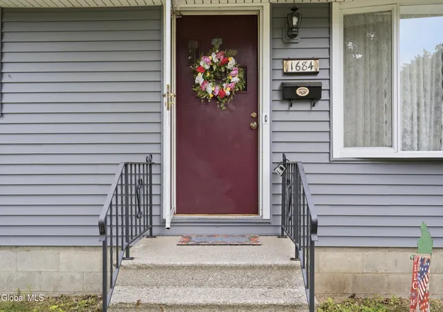 5th image of 1684 Roma, Schenectady, NY 12306 | MLS# 202620947