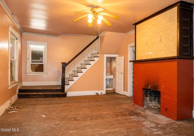 2nd image of 405 Bedford Rd, Schenectady, NY 12308 | MLS# 202620976