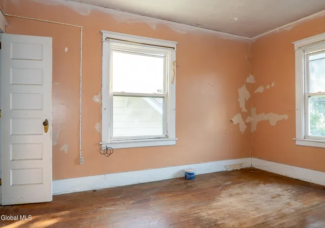 5th image of 405 Bedford Rd, Schenectady, NY 12308 | MLS# 202620976