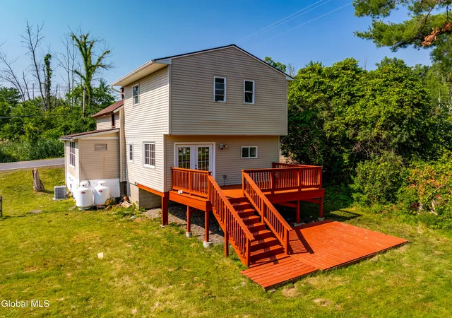 Photo 3 of Single family home for sale at 9 Lower Newtown Rd, Waterford, NY 12188 | MLS# 202620906 | Listing updated on 2026-09-17
