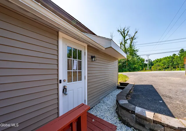 Photo 4 of Single family home for sale at 9 Lower Newtown Rd, Waterford, NY 12188 | MLS# 202620906 | Listing updated on 2026-09-17