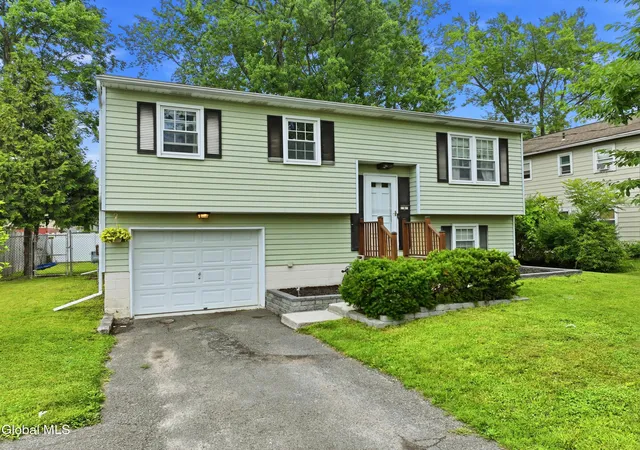 Homes for sale in East Greenbush, NY | 4 Denise Ct, East Greenbush, NY 12144 | MLS# 202621172