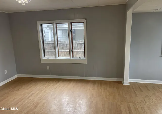 34th image of 60 Woodlawn St, Rotterdam, NY 12306 | MLS# 202620949
