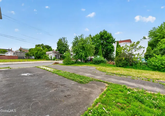41st image of 69 Hurlbut St, Albany, NY 12209 | MLS# 202620897