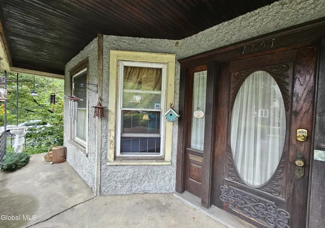Homes for sale in Schenectady, NY | 1701 Lenox Rd, Schenectady, NY 12308 | MLS# 202621188