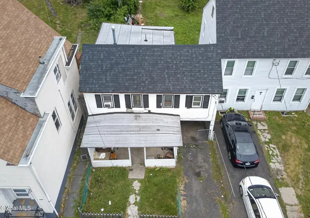 Photo 3 of Sale Pending at 363 Elk St, Albany, NY 12206 | MLS# 202621183 | Listing updated on 2026-09-18