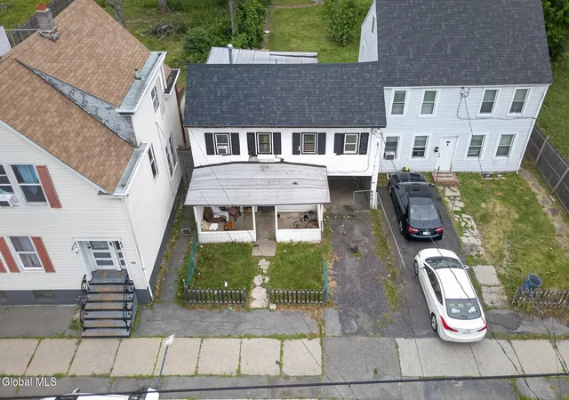 Photo 3 of Sale Pending at 363 Elk St, Albany, NY 12206 | MLS# 202621183 | Listing updated on 2026-09-18