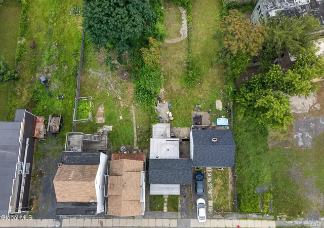 Photo 4 of Sale Pending at 363 Elk St, Albany, NY 12206 | MLS# 202621183 | Listing updated on 2026-09-18