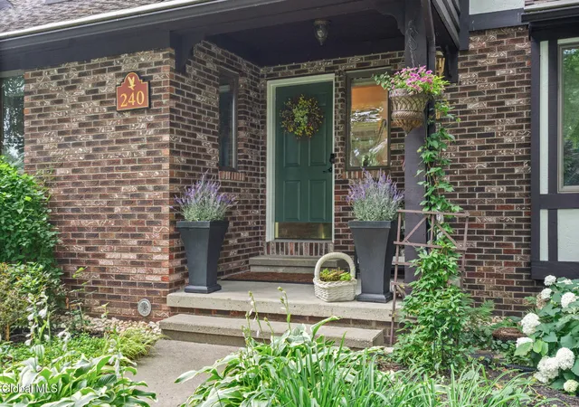 Photo 3 of Sale Pending at 240 W Bentwood Ct, Albany, NY 12203 | MLS# 202621242 | Listing updated on 2026-07-15