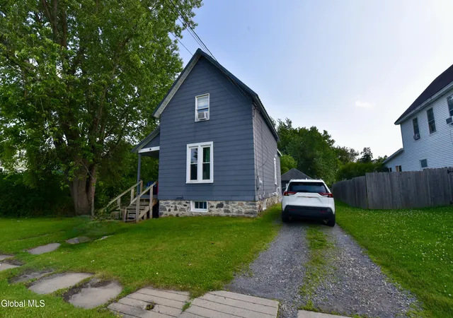 Homes for sale in Johnstown, NY | 30 W Decker St, Johnstown, NY 12095 | MLS# 202621171