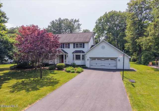 2nd image of 3 Cindy Ln, Halfmoon, NY 12065 | MLS# 202620972