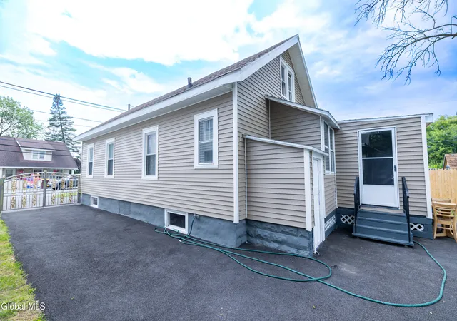 Homes for sale in Rotterdam, NY | 755 Curry Rd, Rotterdam, NY 12306 | MLS# 202621016