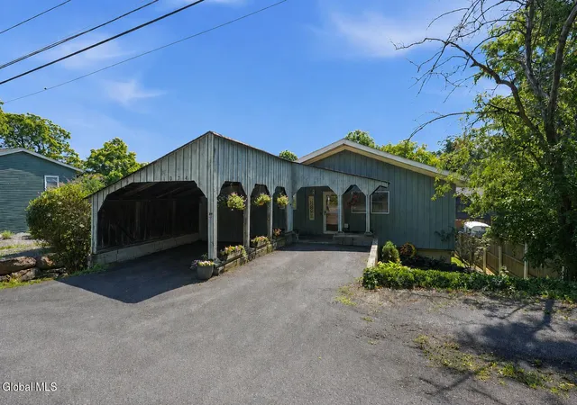 Homes for sale in Saugerties, NY | 1074 Main St, Saugerties, NY 12477 | MLS# 202621012