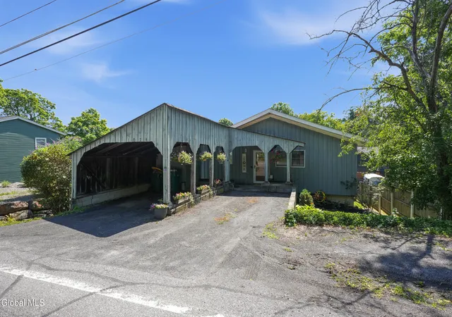 Homes for sale in Saugerties, NY | 1074 Main St, Saugerties, NY 12477 | MLS# 202621012
