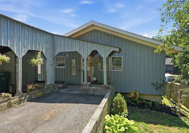 Homes for sale in Saugerties, NY | 1074 Main St, Saugerties, NY 12477 | MLS# 202621012