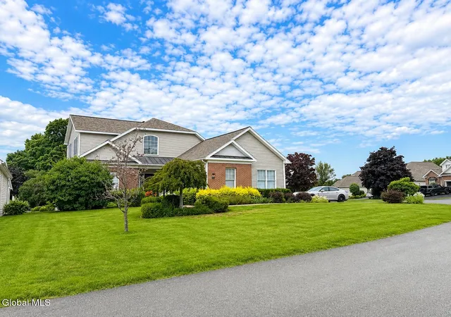3rd image of 37 Cheshire Wy, Colonie, NY 12211 | MLS# 202621033