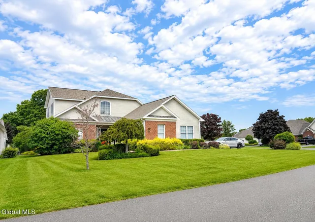 4th image of 37 Cheshire Wy, Colonie, NY 12211 | MLS# 202621033
