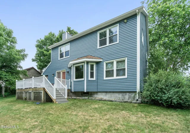 Photo 3 of Sale Pending at 4 Carlyle Ct, Ballston Lake, NY 12019 | MLS# 202621246 | Listing updated on 2026-09-14