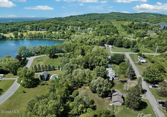 54th image of 5 Lake Hills Rd, Troy, NY 12180 | MLS# 202621382