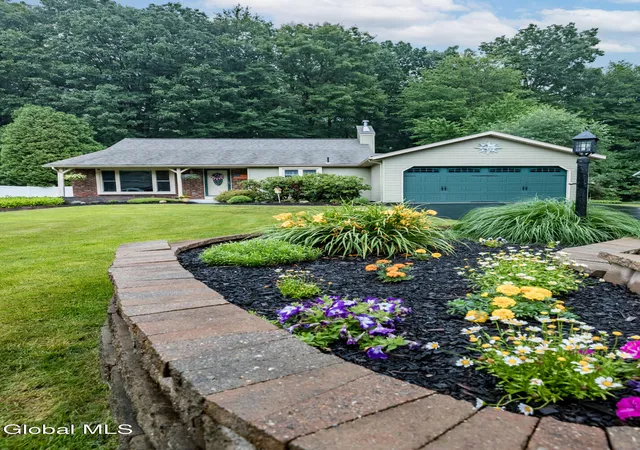 4th image of 43 Algonquin Rd, Clifton Park, NY 12065 | MLS# 202621336