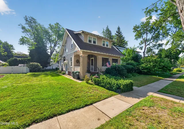 Photo 2 of Sale Pending at 3 Glenwood St, Guilderland, NY 12203 | MLS# 202624790 | Listing updated on 2026-09-02