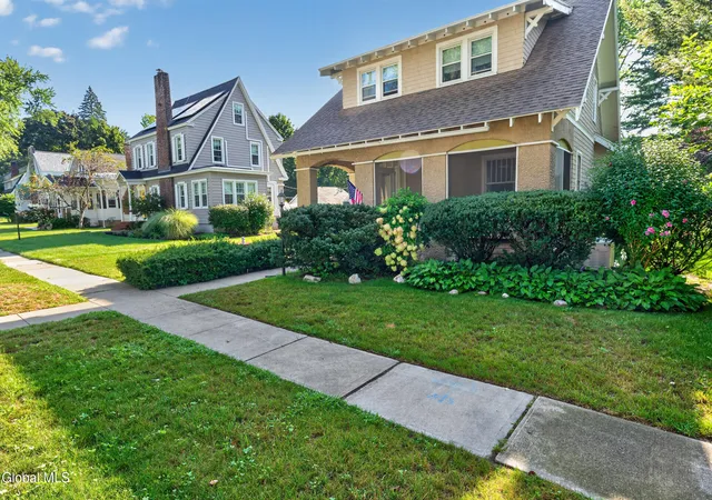 Photo 3 of Sale Pending at 3 Glenwood St, Guilderland, NY 12203 | MLS# 202624790 | Listing updated on 2026-09-02