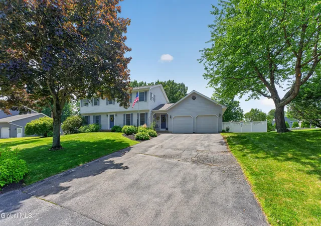 4th image of 4 Stottle Ln, Schenectady, NY 12302 | MLS# 202621029