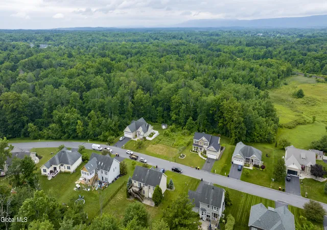 3rd image of 208 Steeple Wy, Rotterdam, NY 12306 | MLS# 202621193