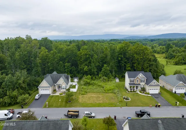 4th image of 208 Steeple Wy, Rotterdam, NY 12306 | MLS# 202621193