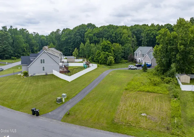 Photo 4 of Sale Pending at 311 Steeple Way, Schenectady, NY 12306 | MLS# 202621196 | Listing updated on 2026-07-17