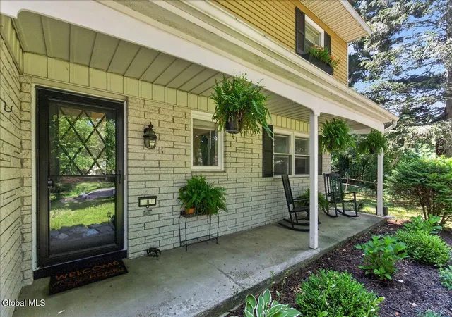 2nd image of 8 Cypress Pt, Clifton Park, NY 12065 | MLS# 202621531