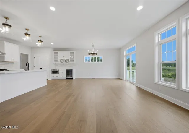 4th image of 6 Clover Leaf Dr, Halfmoon, NY 12065 | MLS# 202621064