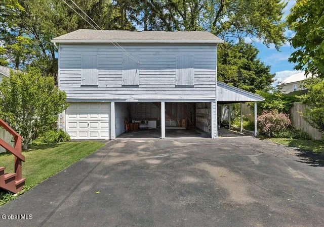 3rd image of 10 Oakwood Blvd, Hudson, NY 12534 | MLS# 202621074