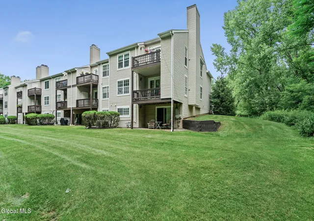 4th image of 4501 S Foxwood Dr, Clifton Park, NY 12065 | MLS# 202621143
