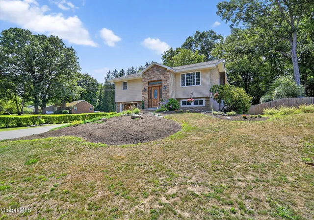 38th image of 1037 Timothy Ln, Schenectady, NY 12309 | MLS# 202621131