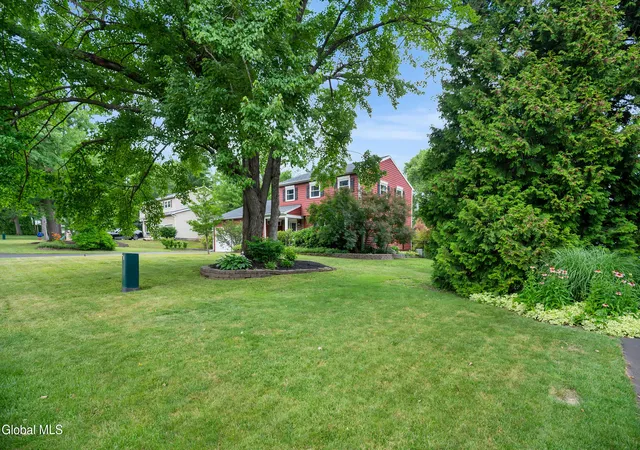 4th image of 846 Northumberland Dr, Schenectady, NY 12309 | MLS# 202621189