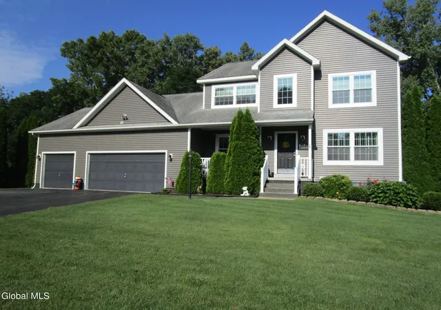 Photo 1 of Single family home for sale at 1122 Dianne Ct, Rotterdam, NY 12303 | MLS# 202624821 | Listing updated on 2026-09-14