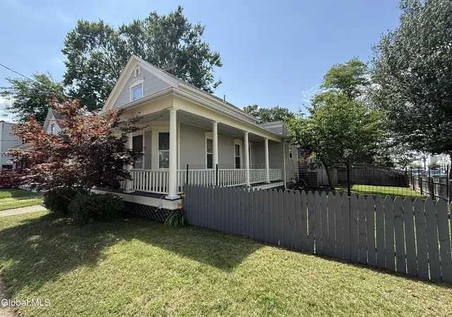 Photo 2 of Single family home for sale at 20 W Lawrence St, Albany, NY 12206 | MLS# 202623697 | Listing updated on 2026-09-02