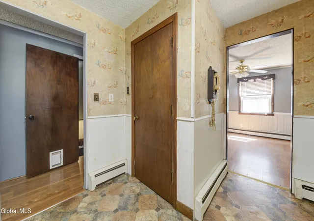 Homes for sale in Gloversville, NY | 409 W Fulton Street Ext, Gloversville, NY 12078 | MLS# 202621490