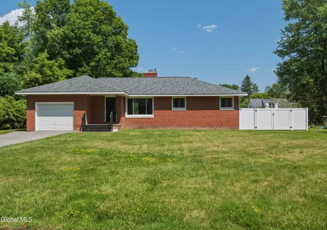 1st image of 10 Kasper Dr, Colonie, NY 12211 | MLS# 202621186