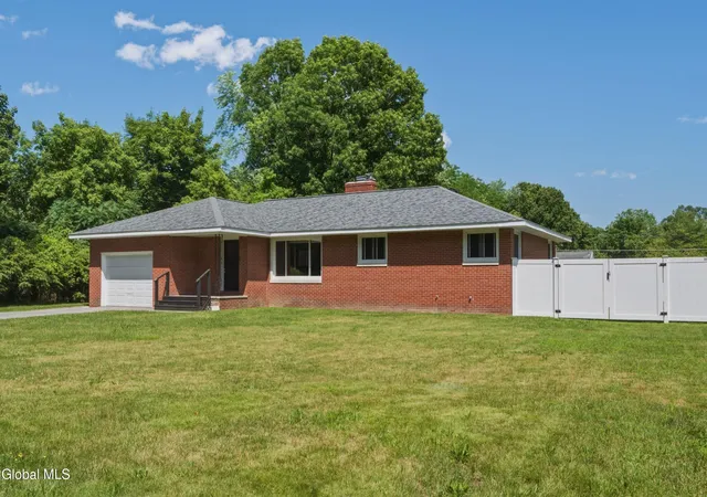 2nd image of 10 Kasper Dr, Colonie, NY 12211 | MLS# 202621186
