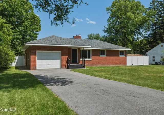 3rd image of 10 Kasper Dr, Colonie, NY 12211 | MLS# 202621186