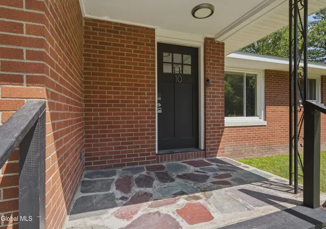 4th image of 10 Kasper Dr, Colonie, NY 12211 | MLS# 202621186